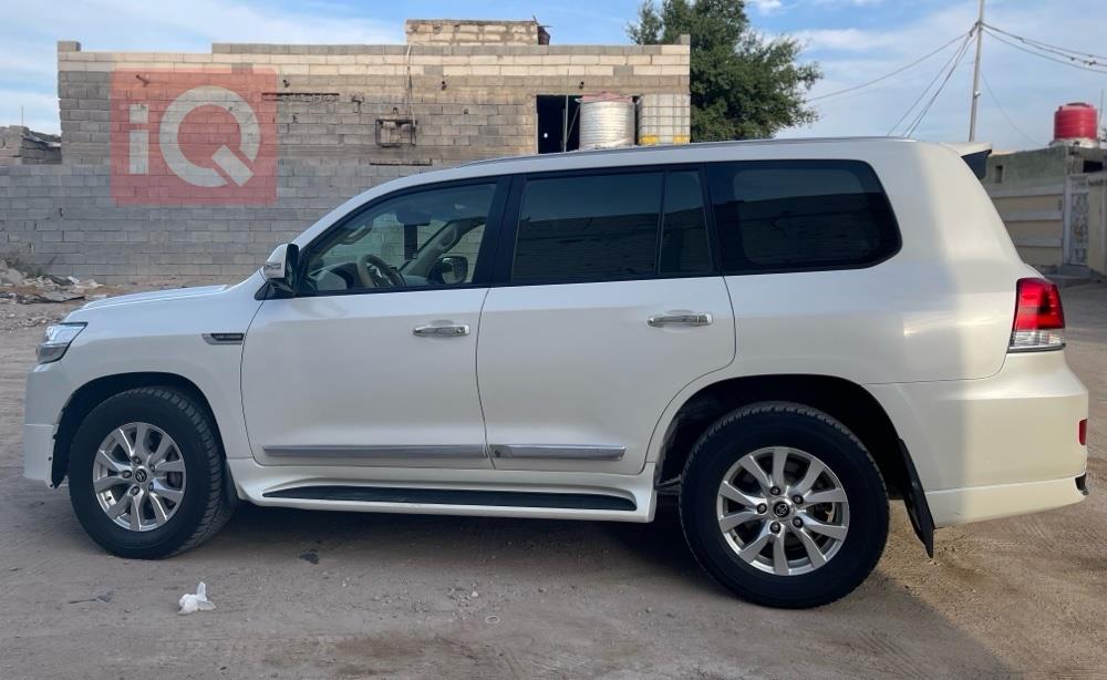 تويوتا لاندكروزر